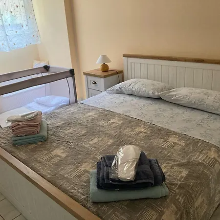 Dependance Of The Frazzetto Sisters Apartment